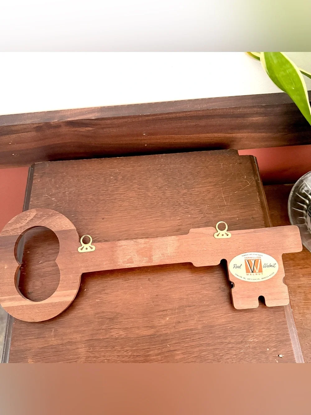 Vintage Real Walnut Vermillion Missouri Wooden Key Holder Wall Mount 6 Hook MCM